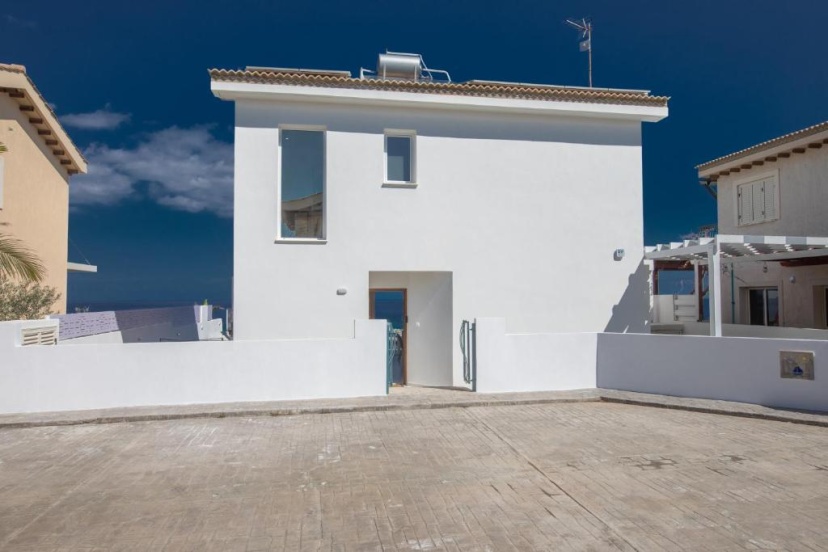 Artizan Seafront Villa 5 — отзывы гостей и цены