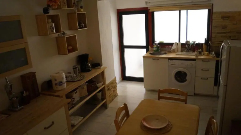 Destalo Court Larnaca Apartment — комфортный отель в Ларнака