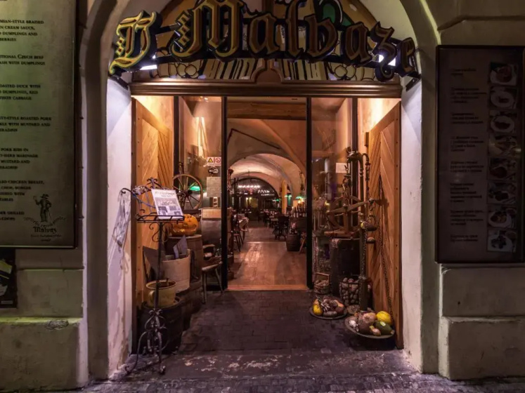 Little King Hotel U Malvaze — всё о проживании в Праге