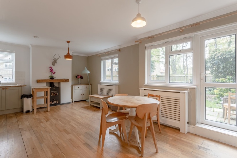 Lovely Wimbledon Family Apartment — отель с удобным расположением в Лондоне