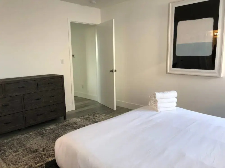 Brand NEW Luxury Spacious 3bdr Townhome Close to 3rd St 3 — отель в Лос-Анджелесе, Соединенные Штаты Америки