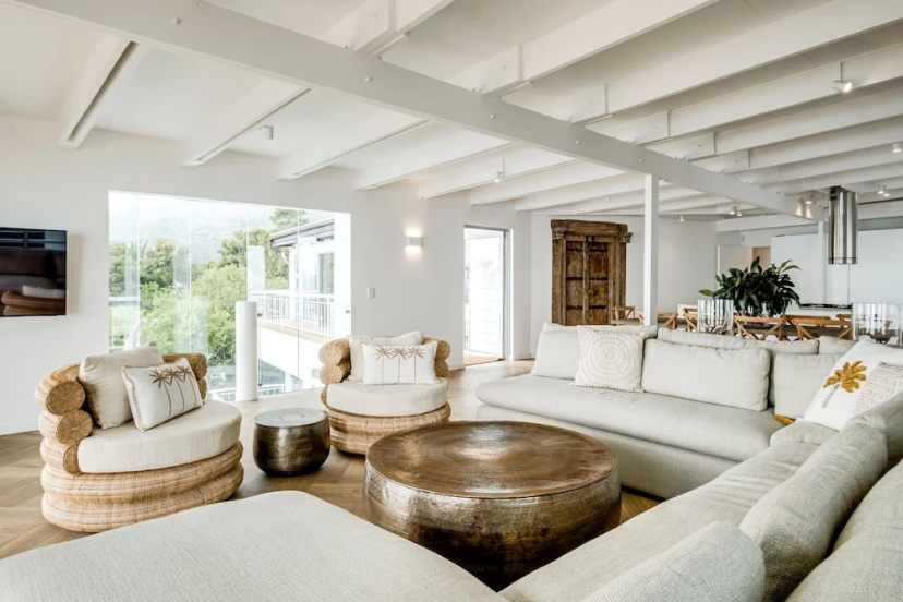 Idyllic Camps Bay Villa w 2 Pools Buddha Retreat — отель с удобствами в Кейптауне