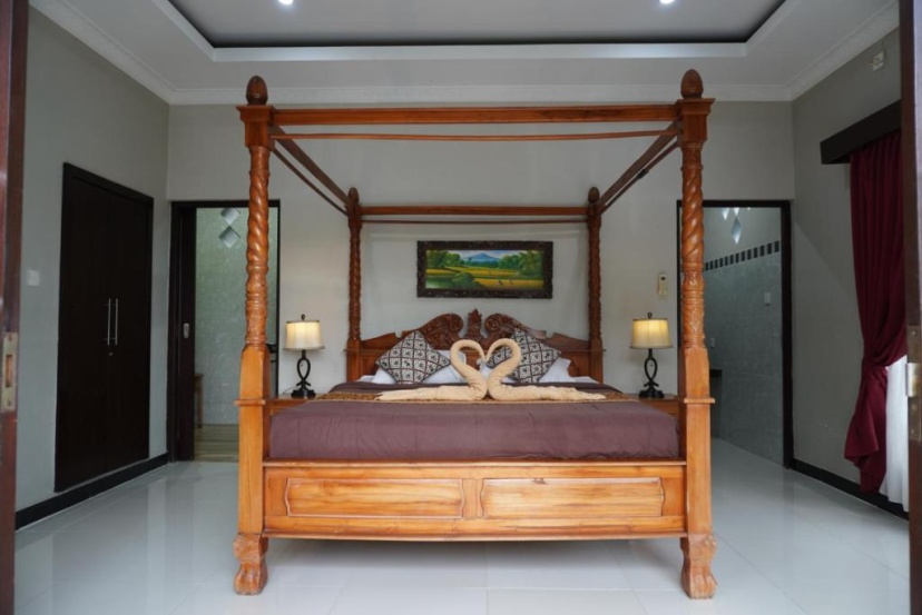 Puri Bisma Ubud - 4 Bedroom Private Villa - 10 Min Walking to Ubud Center — комфортный отель в Убуде