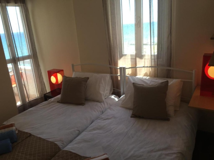 Alex Beach Apartment 51 — отель с удобным расположением в Ларнака