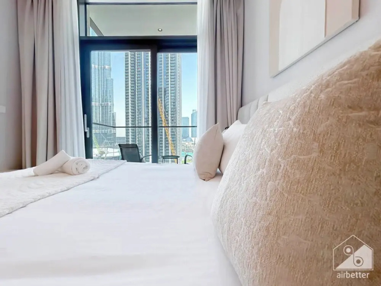 Luxury Burj Crown 4bedroom Balcony & Downtown View — отель с удобным расположением в Дубае