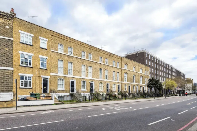 Lovely 3BR Apartment near Kings Cross — отель с удобным расположением в Лондоне