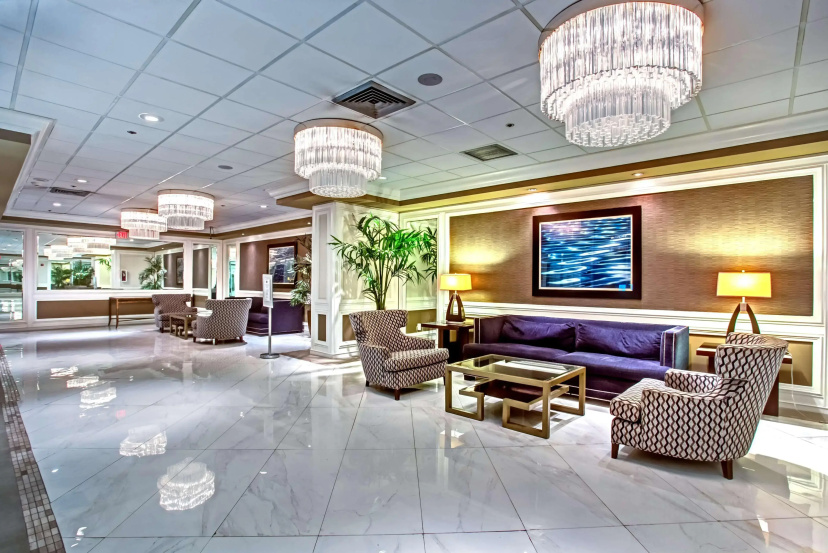 DoubleTree by Hilton Grand Hotel Biscayne Bay — отель с удобным расположением в Майами
