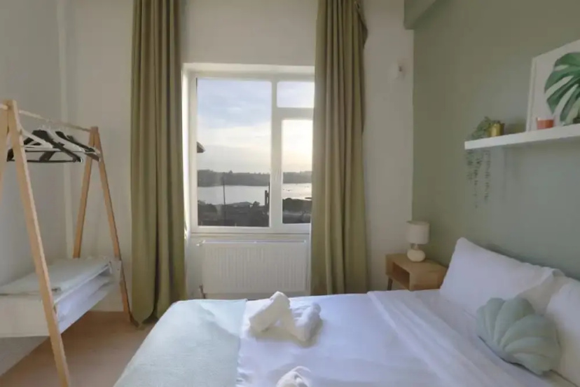 Цены на Central Flat w Sea View and Near Galata Tower в Стамбуле