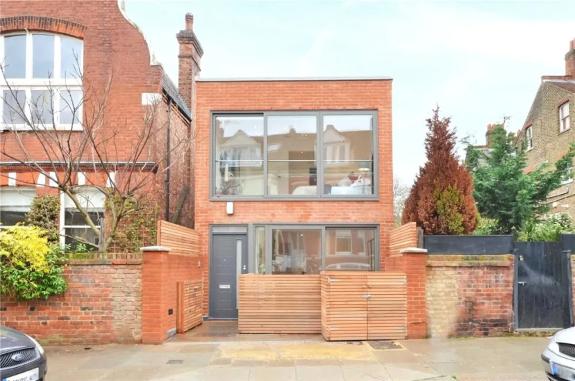 2 Bedroom House In West Hampstead — отель с удобствами в Лондоне