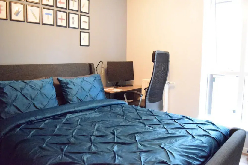 Modern 1 Bedroom Apartment With Balcony — отзывы гостей и цены