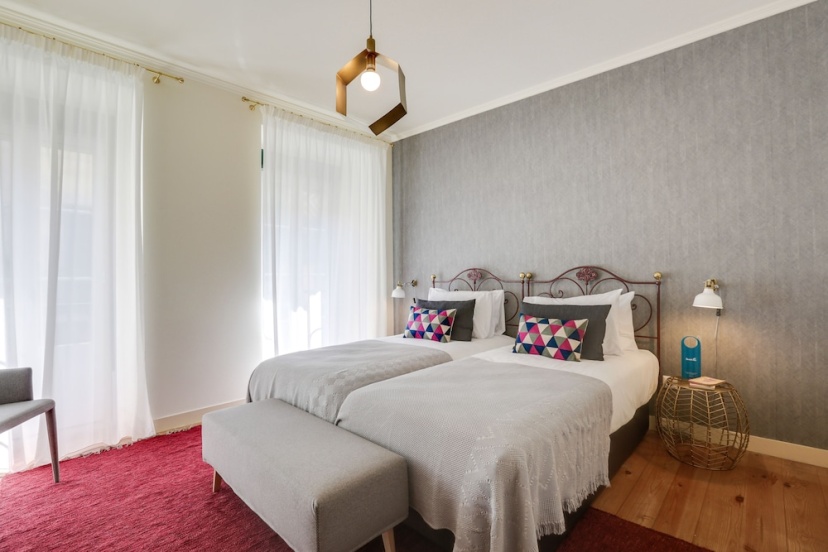 Sweet Inn Apartments - Santa Marta — отель с удобствами в Лиссабоне