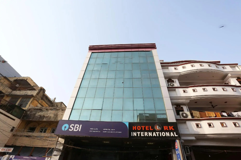 Hotel R K International - Hotel in Λάκναου - Photo 1