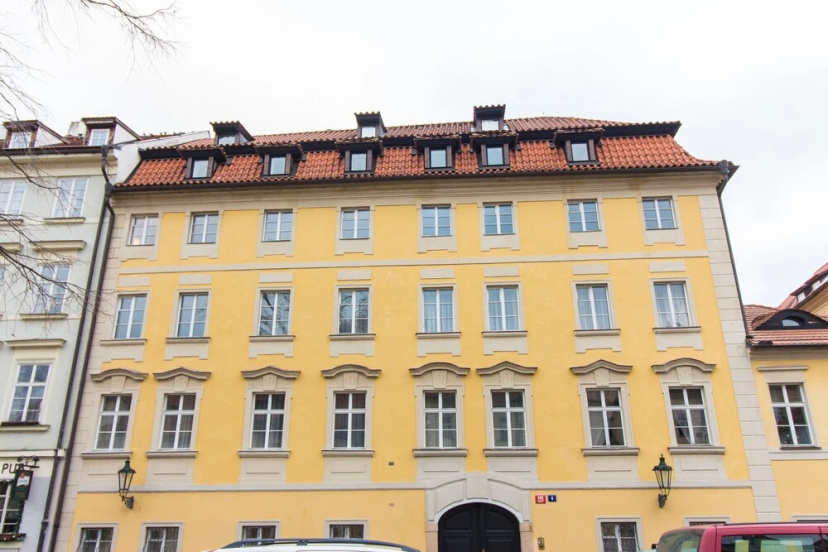 Grand Luxury Apartment Attic Hroznova — комфортный отель в Праге