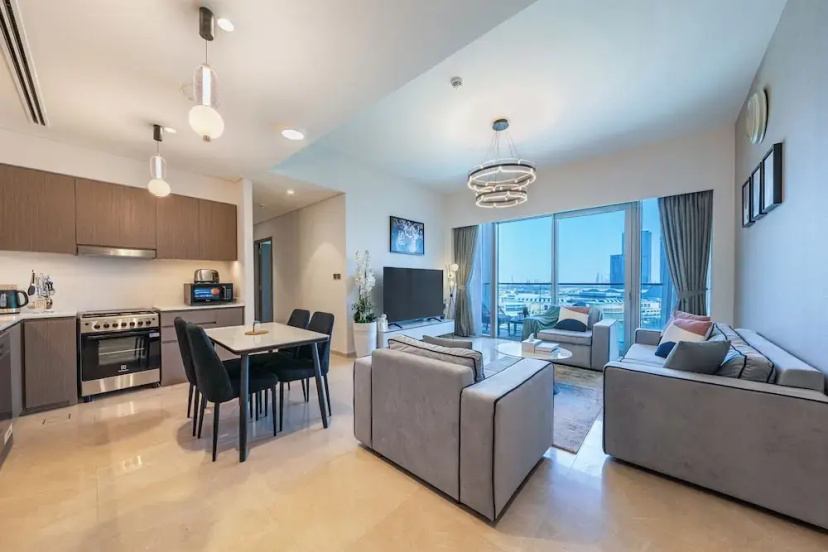 Luxury Living with Full Burj Khalifa & Fountain — комфортный отель в Дубае