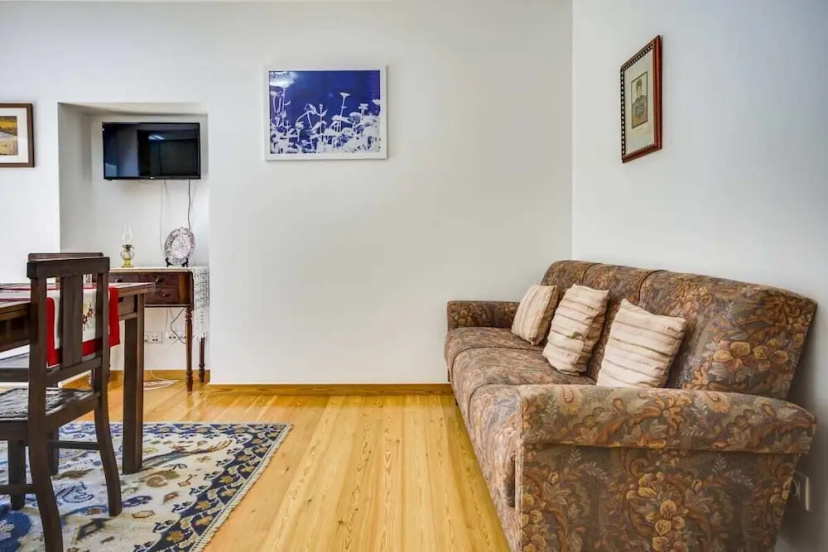 Typical Portuguese Apartment in City Center 2 — отель с удобствами в Лиссабоне