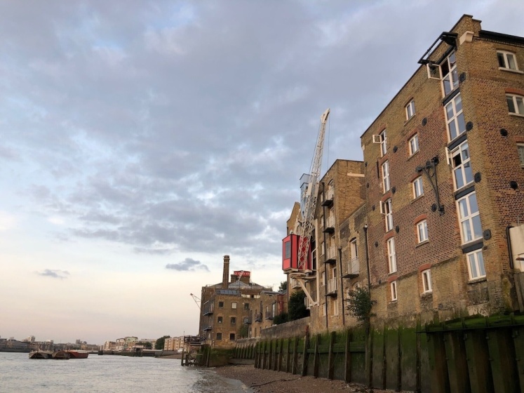 Riverside Penthouse Apartment — отель с удобным расположением в Лондоне