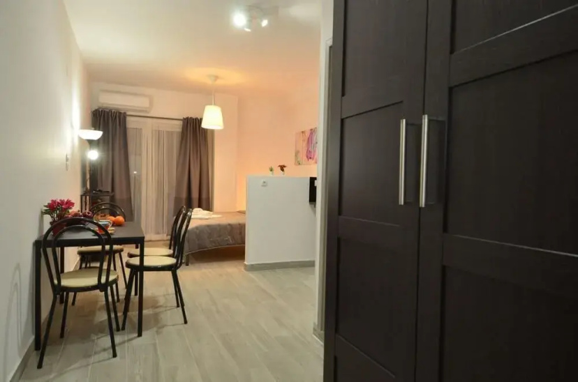 Metaxourgeio B A Minimal Apartment — отель в Афины, Греция