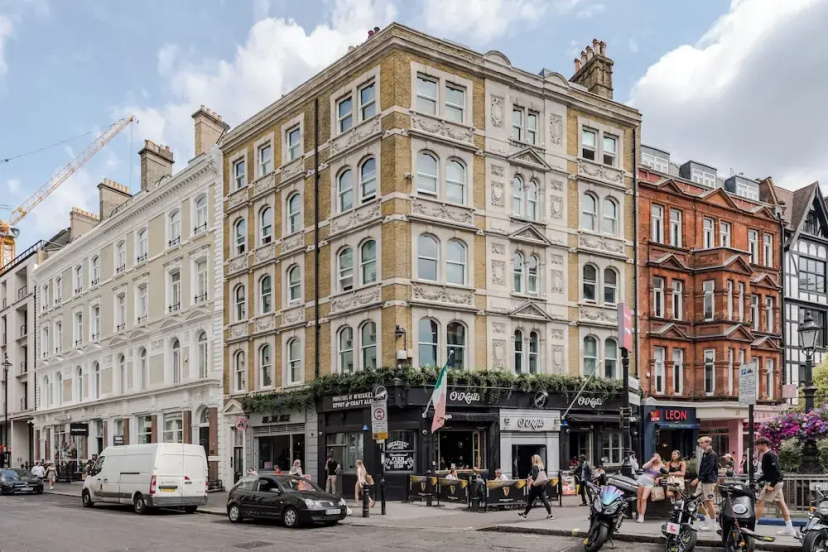 Immaculate 2-bed Apartment in Prime Central London — забронировать отель в Лондоне