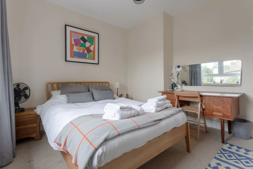 Цены на Spacious 2 Bedroom Apartment in Elephant & Castle в Лондоне