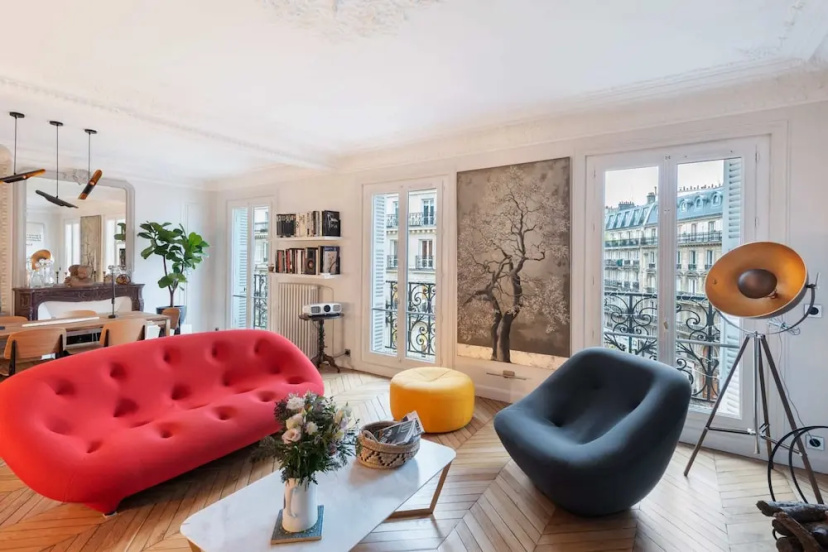 Beautiful Haussmannian Apartment Located in the North of the Marais - Noma — забронировать отель в Париже