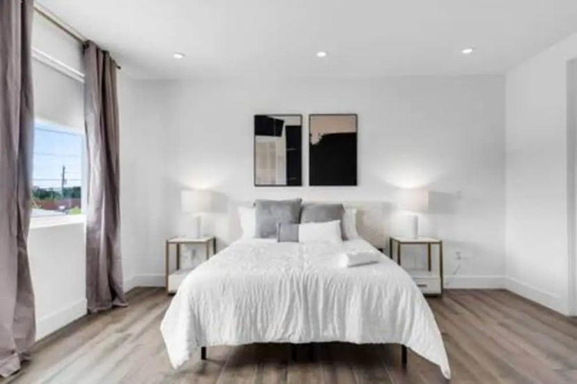 3282 SW 28th St Private Pool 4BD 2 5BA Parking Laundry Wi-fi 2 — отель в Майами, Соединенные Штаты Америки