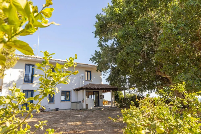 Ayia Napa Sycamore Seaview — отель с удобствами в Айя-Напа