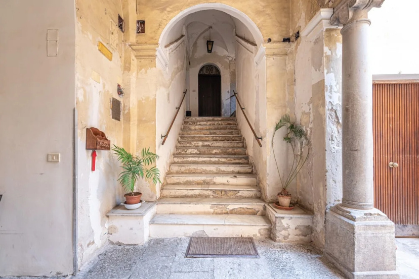 Real Umberto I Suite 2 — комфортный отель в Палермо