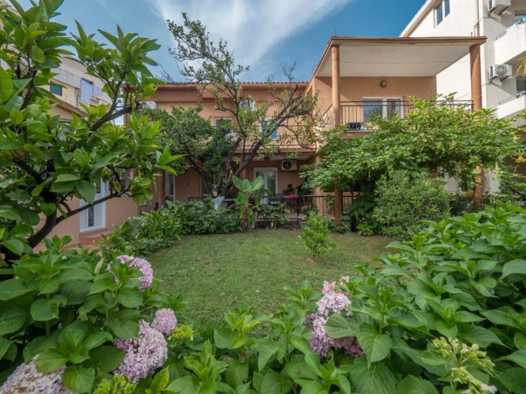 Cozy Apartments Kostovic — комфортный отель в Будва