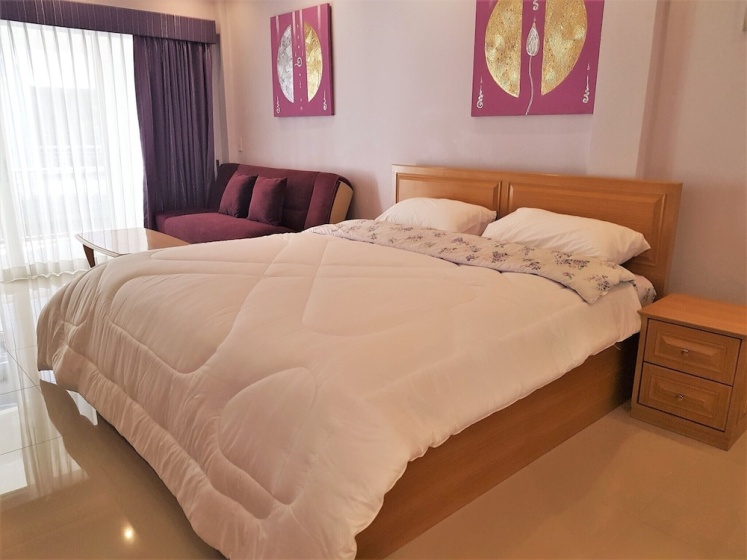 Spacious 3rd Floor Studio at Baan Suan Lalana — отель с удобствами в Паттайе