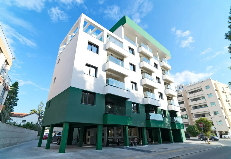 Сравните цены на LIV The City Suites в Ларнака