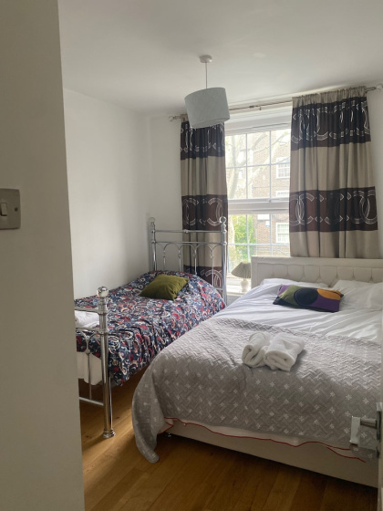 3 Bed Flat - Sleeps 6 - Parking - Wifi — комфортный отель в Лондоне