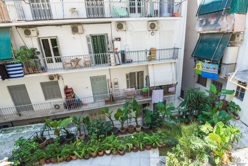 Comfy Koukaki Apartment — забронировать отель в Афины