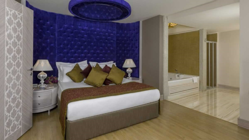 Royal Alhambra Palace - All Inclusive — отель рядом с интересными местами в Манавгат
