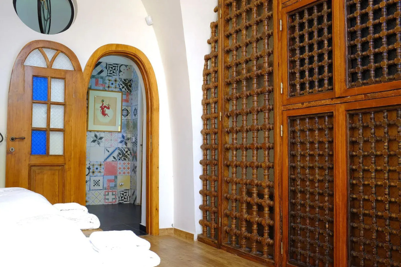 Apartment Porcelaine, 3BR, Tel Aviv, Jaffa, Hatsforfim St, #Y1 — забронировать отель в Тель-Авиве