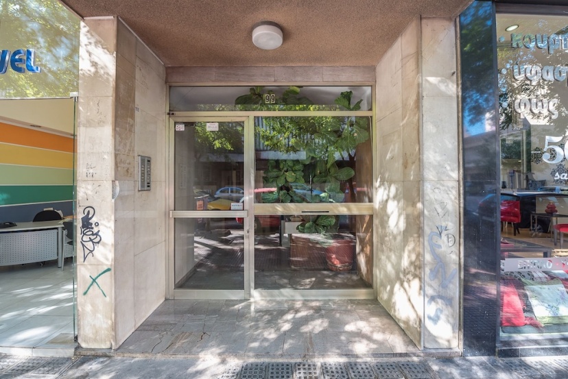 Victoria Black Pearl Apartments — отель с удобствами в Афины