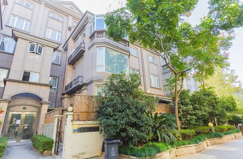 Цены на Jhouse Hongqiao Villa 5 в Шанхае