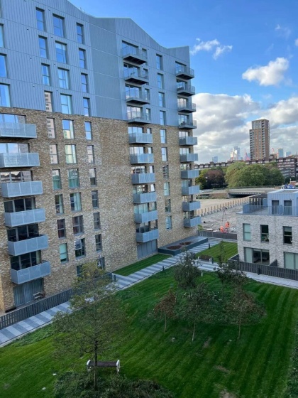 Modern 1 Bedroom Apartment With Balcony in Surrey Quays — забронировать отель в Лондоне