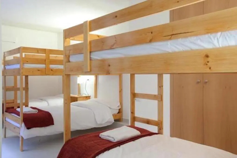 Spacious Apartment for Families Near Park Guell — забронировать отель в Барселоне