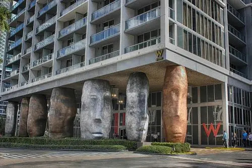 Luxury 5-star Condo @39th floor in Icon Brickell 2b/2b — отель с удобствами в Майами