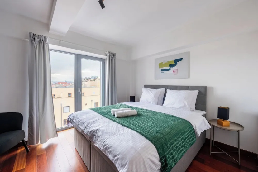 Modern Penthouse with 3-bedrooms — комфортный отель в Праге