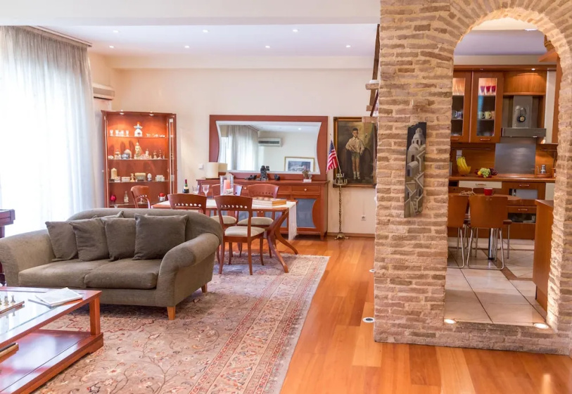 Athenian Luxury House — отель с удобным расположением в Афины