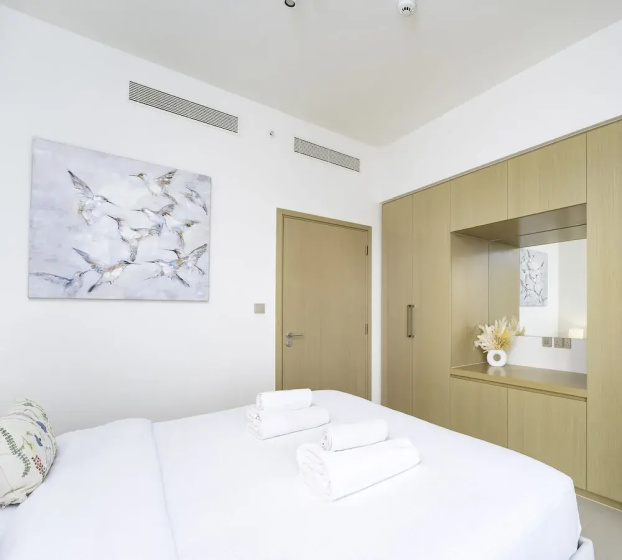 Sleek 1BR in Burj Royale with Canal View — отель в Дубае, Объединенные Арабские Эмираты
