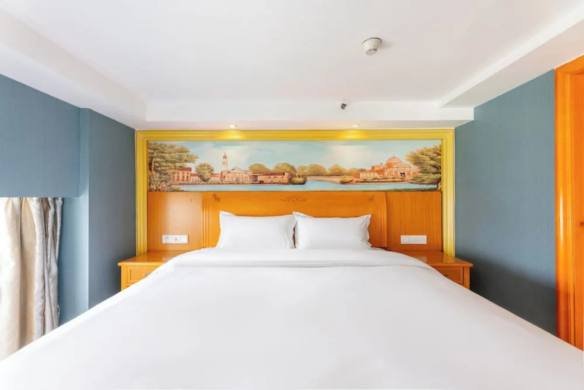 Lavendar Apartment - Shangcheng Branch — комфортный отель в Гуанчжоу