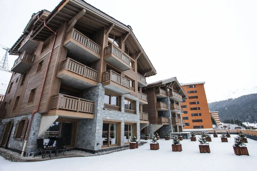 Aspen Lodge Apartment T3 B02 — забронировать отель в Куршевеле