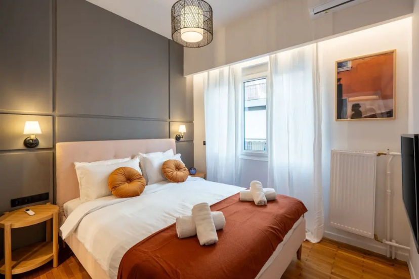 LIV - Modern Heavenly Retreat in Exarcheia — комфортный отель в Афины
