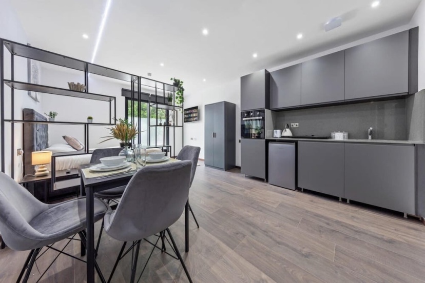 Serviced Luxury Studio Flat Golders Green Finchley — забронировать отель в Лондоне