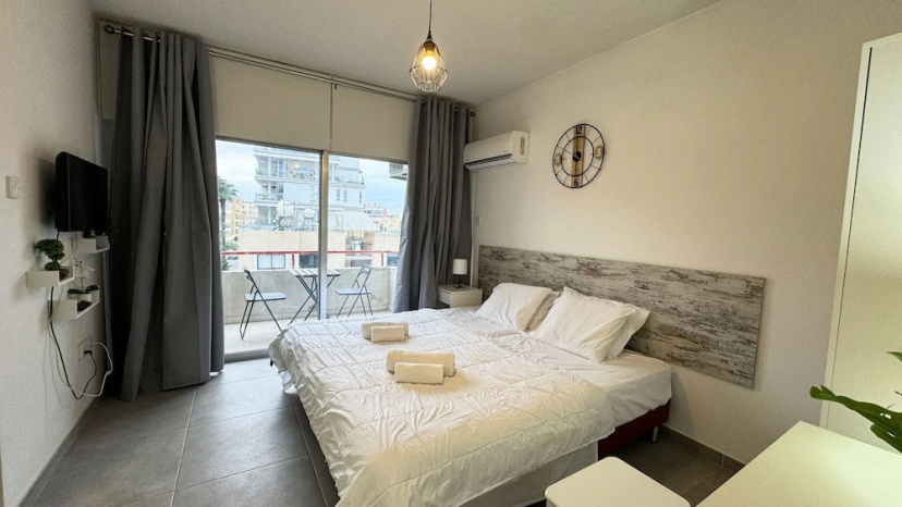 Цены на Seaside Larnaca Makenzie- 50m to Beach в Ларнака