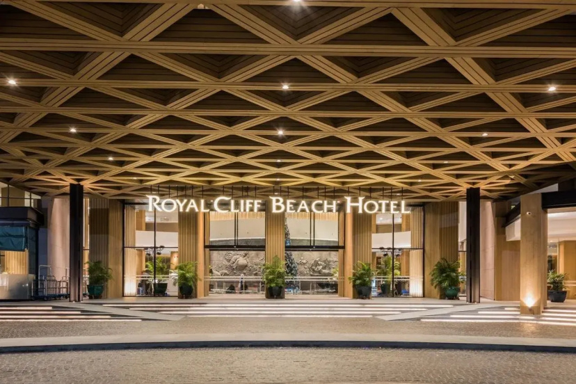 Royal Cliff Beach Hotel Pattaya — отель в удобной локации в Паттайе