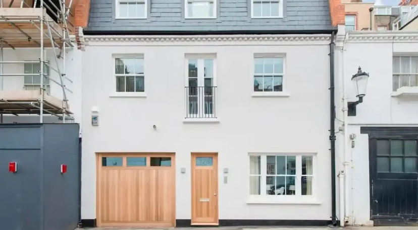 Beautiful 4bed Mews Home - Belgravia Knightsbridge — отель с удобствами в Лондоне