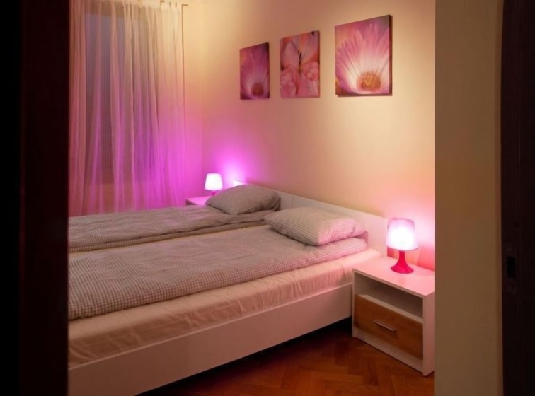 Quality APARTAMENT Jana Pawła II 3 — отель в Варшаве, Польша